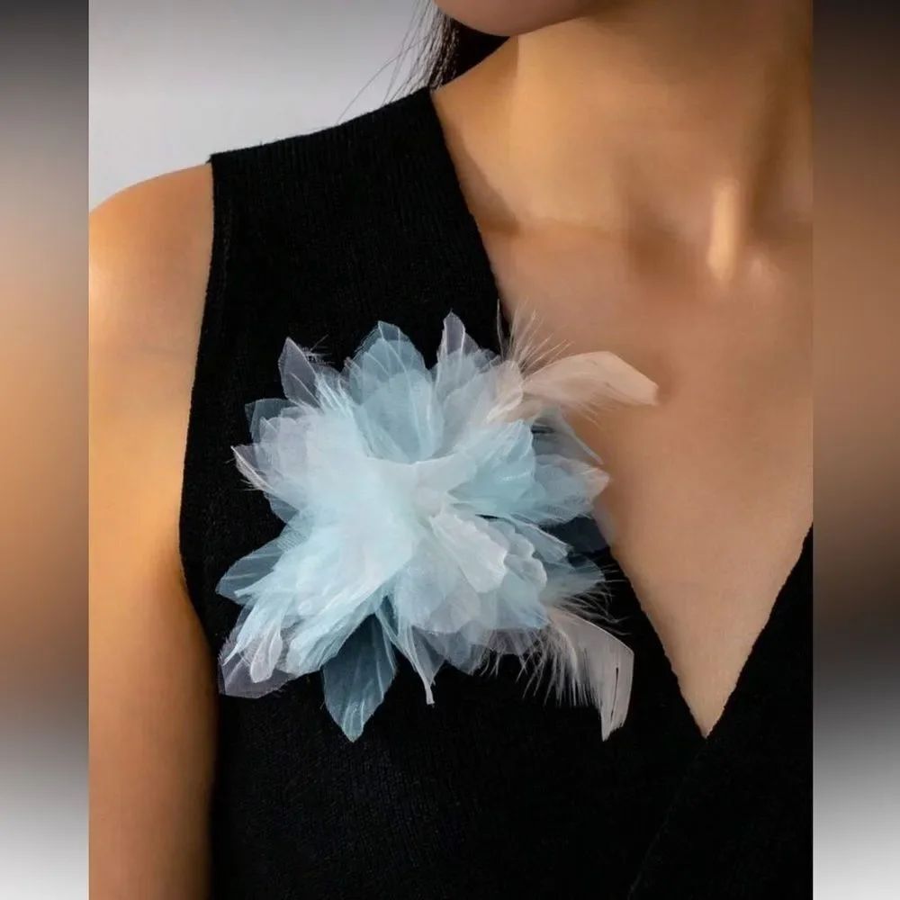 Light Blue and White Floral Brooch A1602
